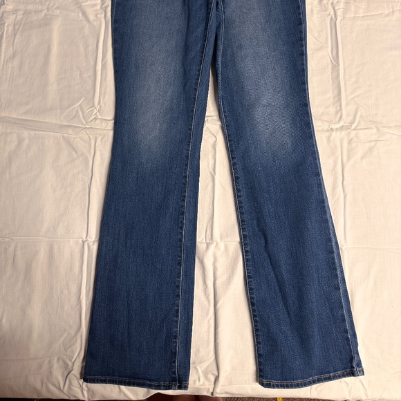 Old Navy Kicker Boot-Cut Mid-rise Long inseam - Picture 2 of 9